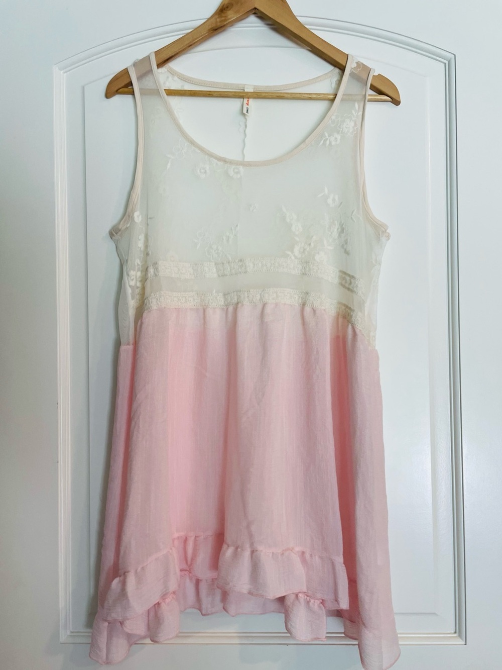 Orange Creek Pink and Cream Sheer Lace Paneled Sleeveless Blouse Top L - Picture 3 of 9